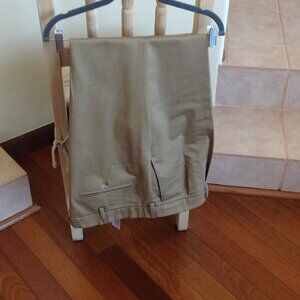 Dockers Signature Iron Free Khaki 40 x 30 Classic Fit Pleated